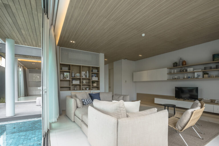 pool-3-bedroom-residence-family-pattaya-villa-friend