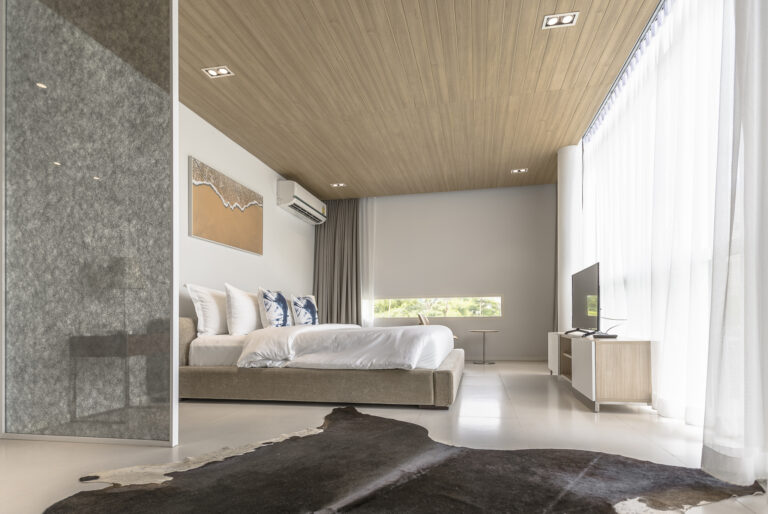 pool-villa-family-residence-pattaya-3-bedroom-friend