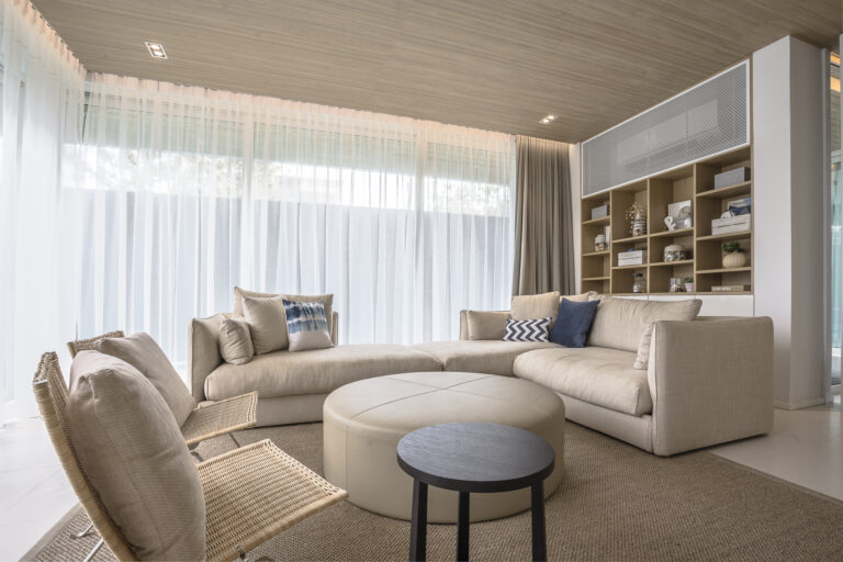 residence-family-pattaya-pool-3-bedroom-villa-friend